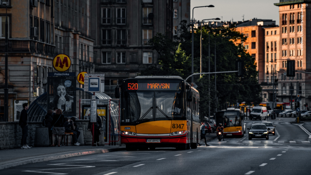 Warsaw buses, credit: Adam Borkowski/Unsplash