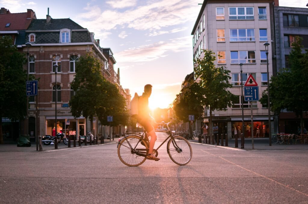 Man riding a bike in the city